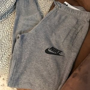 Nike slim ankle jogger